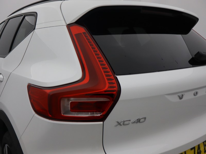 2025 (74) VOLVO XC40 2.0 B3P Ultra Dark 5dr Auto 4749683