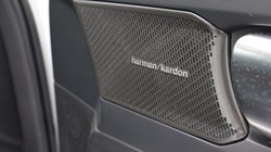 2025 (74) VOLVO XC40 2.0 B3P Ultra Dark 5dr Auto 4425315