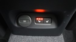 2025 (74) VOLVO XC40 2.0 B3P Ultra Dark 5dr Auto 4425332
