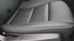 2025 (74) VOLVO XC40 2.0 B3P Ultra Dark 5dr Auto 4425321
