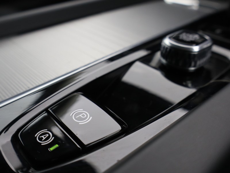 2025 (25) VOLVO V60 2.0 B4P Plus Dark 5dr Auto [7 speed] *VAT QUALIFYING* 4530832