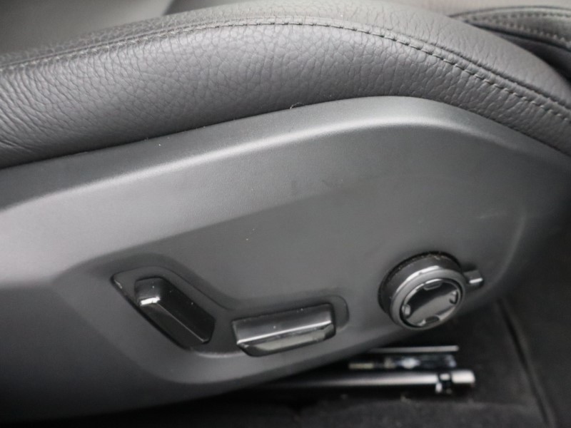 2025 (25) VOLVO V60 2.0 B4P Plus Dark 5dr Auto [7 speed] *VAT QUALIFYING* 4530810