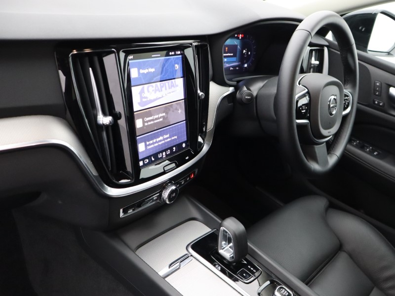 2025 (25) VOLVO V60 2.0 B4P Plus Dark 5dr Auto [7 speed] *VAT QUALIFYING* 4530816