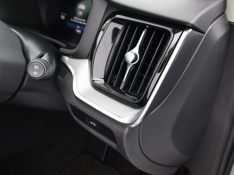 2025 (25) VOLVO V60 2.0 B4P Plus Dark 5dr Auto [7 speed] *VAT QUALIFYING* 4530809