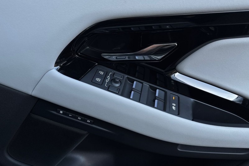 2025 (74) LAND ROVER RANGE ROVER EVOQUE 2.0 D200 Dynamic SE 5dr Auto 4831649