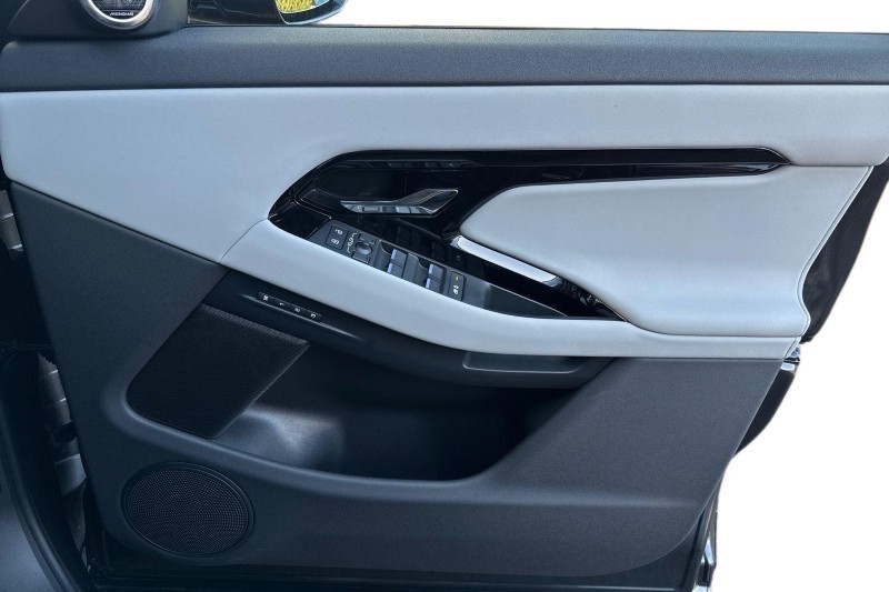 2025 (74) LAND ROVER RANGE ROVER EVOQUE 2.0 D200 Dynamic SE 5dr Auto 4831648