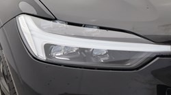 2025 (25) VOLVO XC60 2.0 B5P Plus Black Edition 5dr AWD Geartronic *VAT QUALIFYING* 5428112
