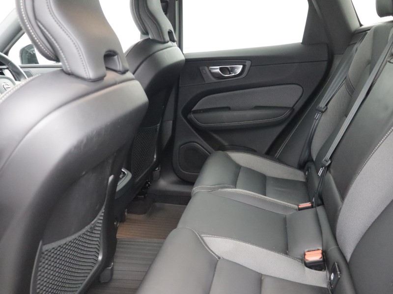 2025 (25) VOLVO XC60 2.0 B5P Plus Black Edition 5dr AWD Geartronic *VAT QUALIFYING* 5428129