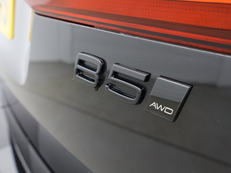 2025 (25) VOLVO XC60 2.0 B5P Plus Black Edition 5dr AWD Geartronic *VAT QUALIFYING* 5428121