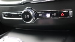 2025 (25) VOLVO XC60 2.0 B5P Plus Black Edition 5dr AWD Geartronic *VAT QUALIFYING* 5428162