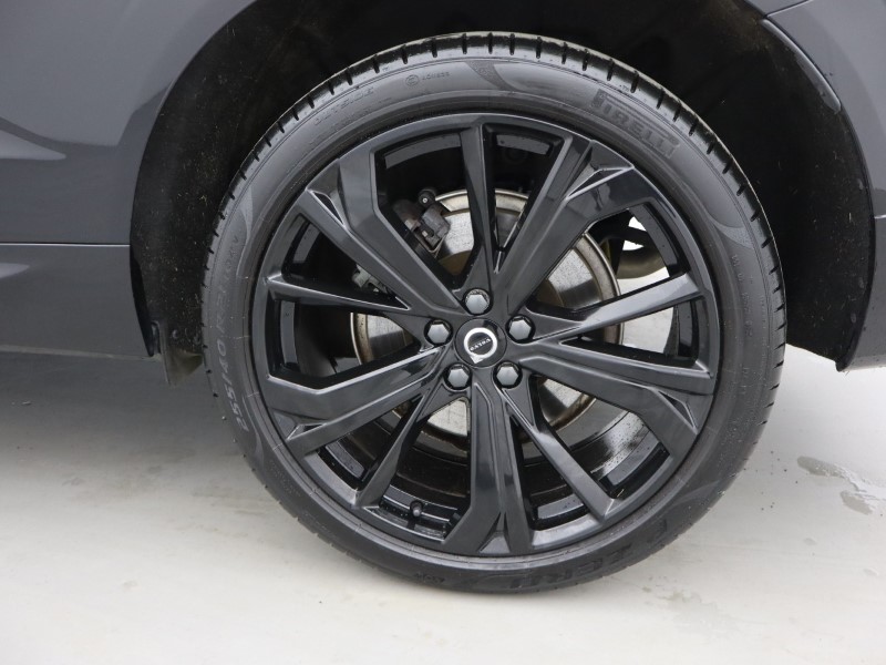 2025 (25) VOLVO XC60 2.0 B5P Plus Black Edition 5dr AWD Geartronic *VAT QUALIFYING* 5428126