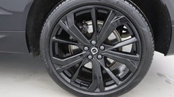2025 (25) VOLVO XC60 2.0 B5P Plus Black Edition 5dr AWD Geartronic *VAT QUALIFYING* 5428126