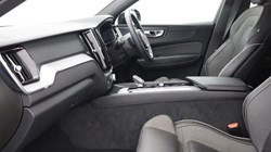 2025 (25) VOLVO XC60 2.0 B5P Plus Black Edition 5dr AWD Geartronic *VAT QUALIFYING* 5428128
