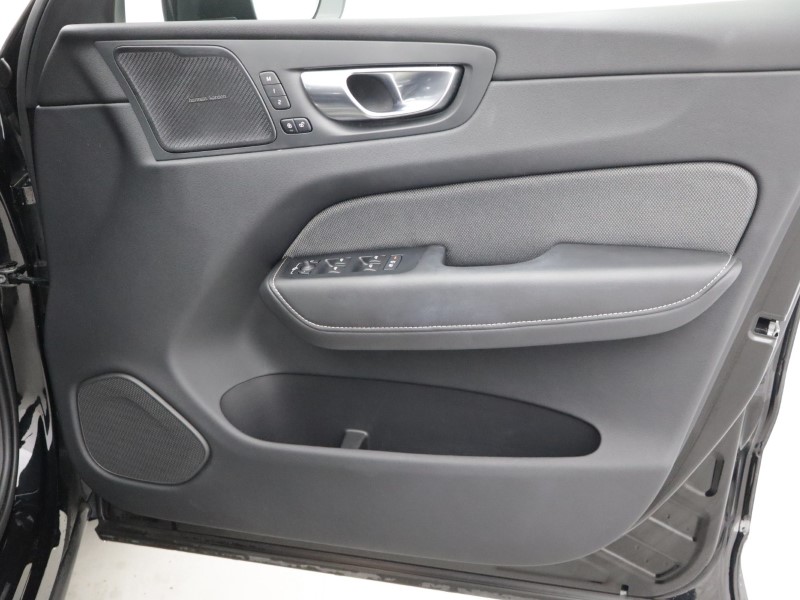 2025 (25) VOLVO XC60 2.0 B5P Plus Black Edition 5dr AWD Geartronic *VAT QUALIFYING* 5428130