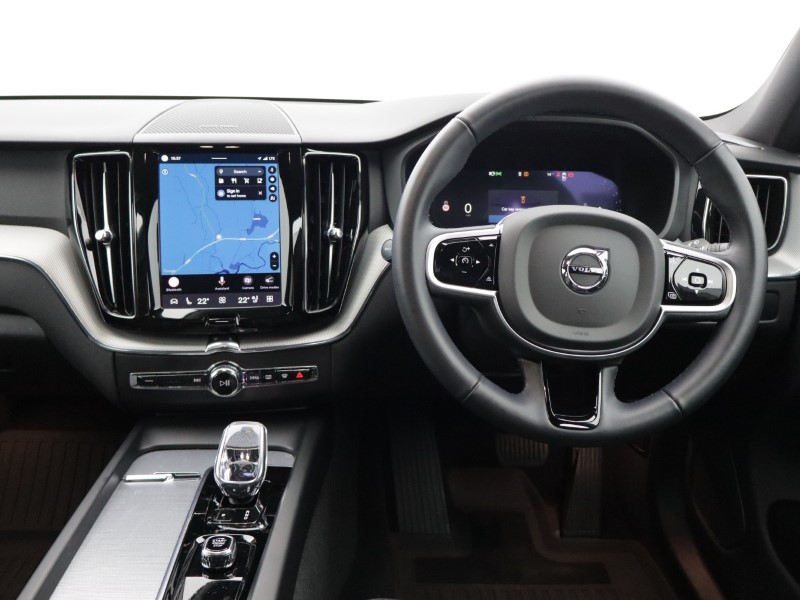 2025 (25) VOLVO XC60 2.0 B5P Plus Black Edition 5dr AWD Geartronic *VAT QUALIFYING* 5428149