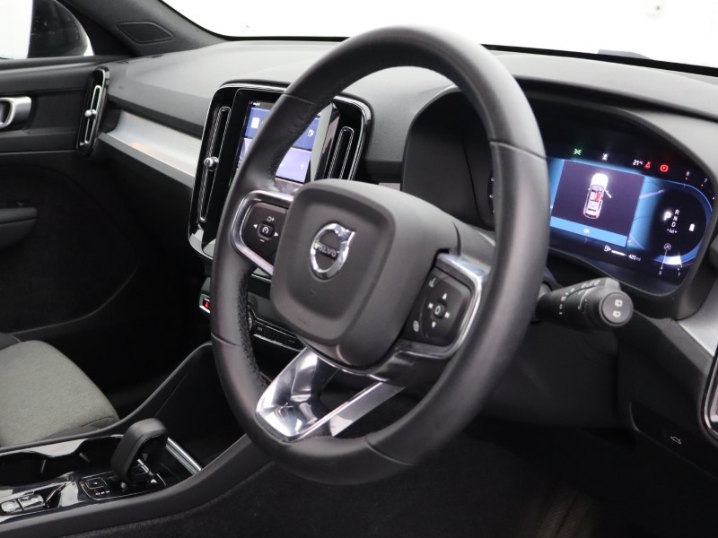 2024 (24) VOLVO XC40 2.0 B3P Plus Dark 5dr Auto *VAT QUALIYING* 4414391