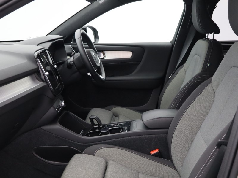 2024 (24) VOLVO XC40 2.0 B3P Plus Dark 5dr Auto *VAT QUALIYING* 4414382