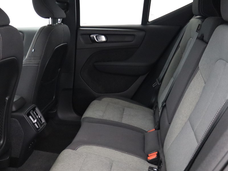 2024 (24) VOLVO XC40 2.0 B3P Plus Dark 5dr Auto *VAT QUALIYING* 4414383