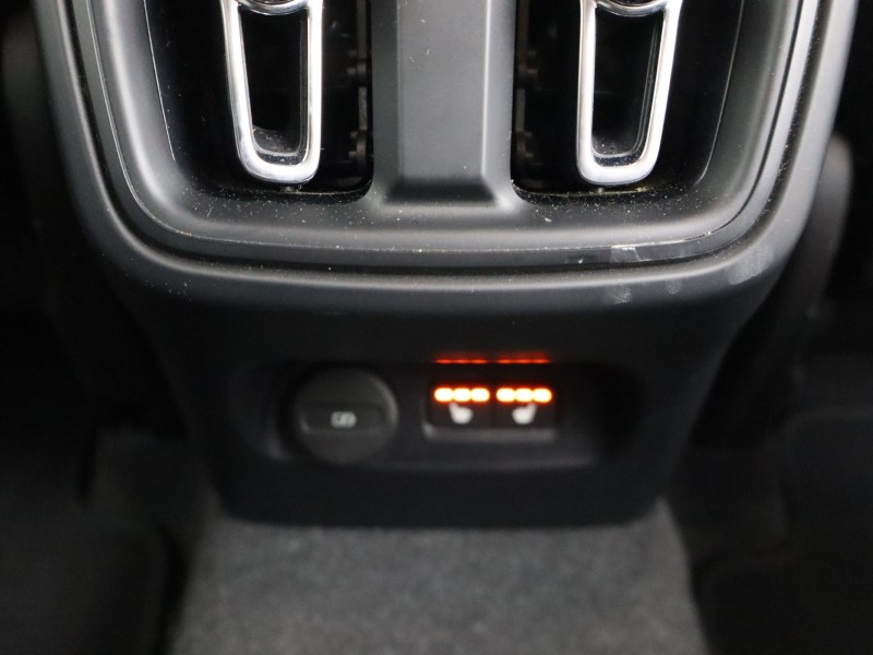 2024 (24) VOLVO XC40 2.0 B3P Plus Dark 5dr Auto *VAT QUALIYING* 4414400