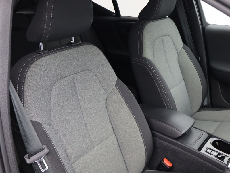 2024 (24) VOLVO XC40 2.0 B3P Plus Dark 5dr Auto *VAT QUALIYING* 4414394