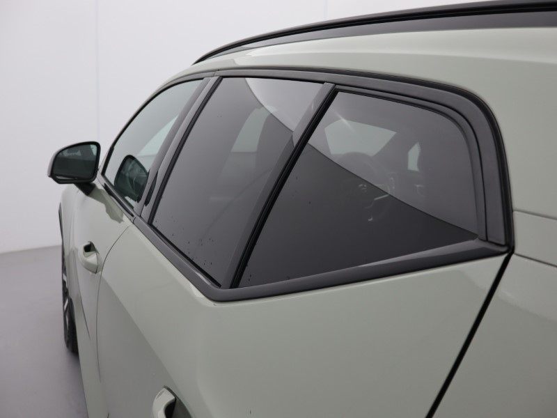 2024 (24) VOLVO XC40 2.0 B3P Plus Dark 5dr Auto *VAT QUALIYING* 4414428