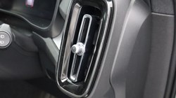2024 (24) VOLVO XC40 2.0 B3P Plus Dark 5dr Auto *VAT QUALIYING* 4414390