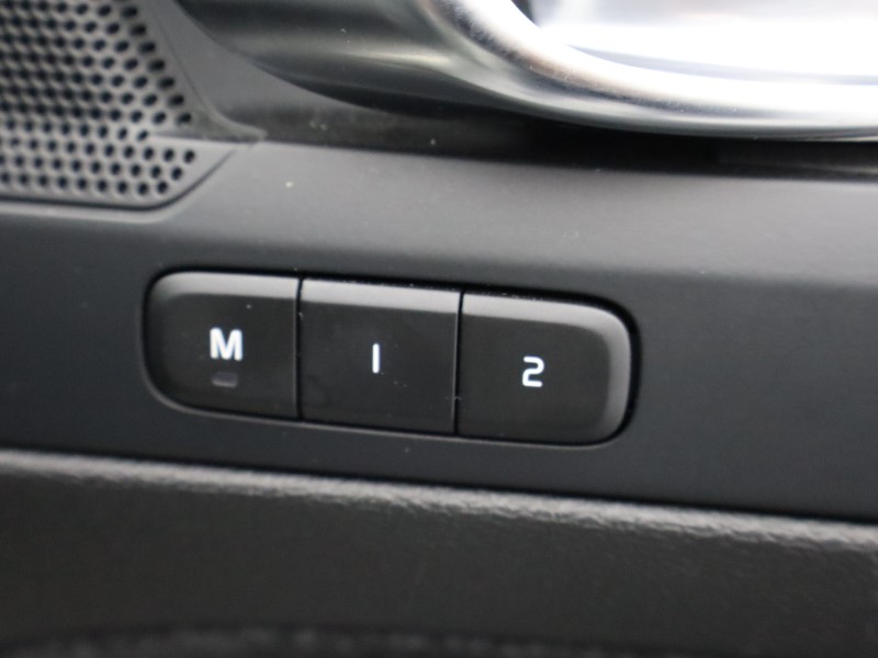 2024 (24) VOLVO XC40 2.0 B3P Plus Dark 5dr Auto *VAT QUALIYING* 4414389