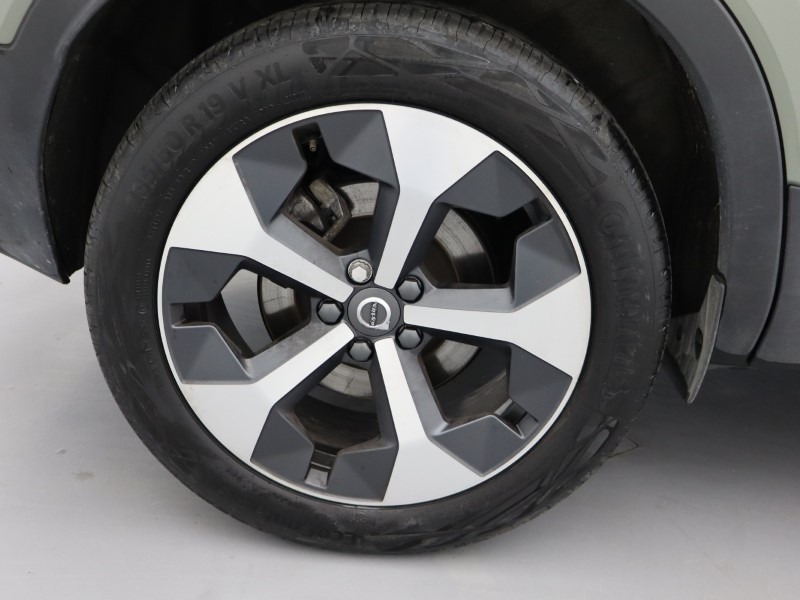 2024 (24) VOLVO XC40 2.0 B3P Plus Dark 5dr Auto *VAT QUALIYING* 4414384