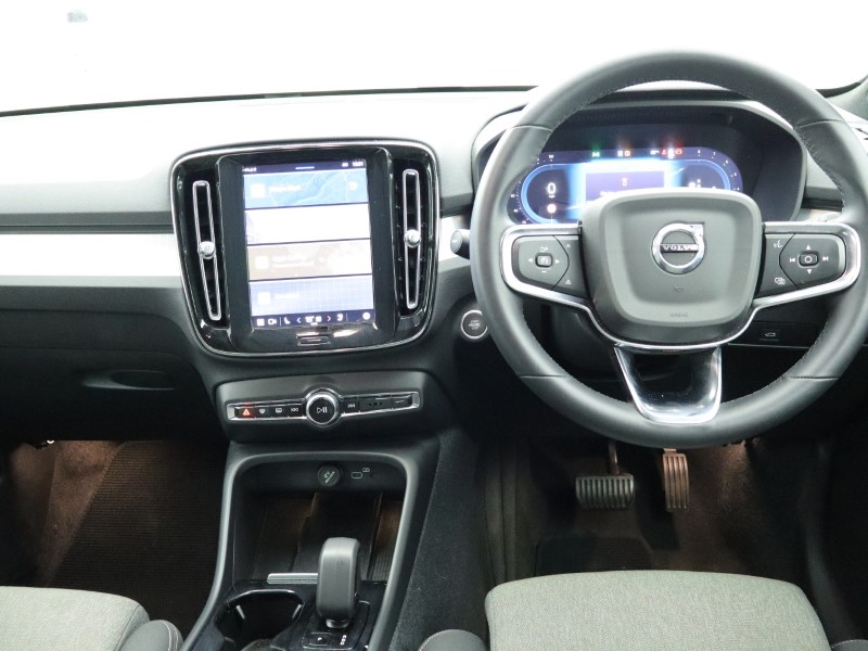 2024 (24) VOLVO XC40 2.0 B3P Plus Dark 5dr Auto *VAT QUALIYING* 4414401