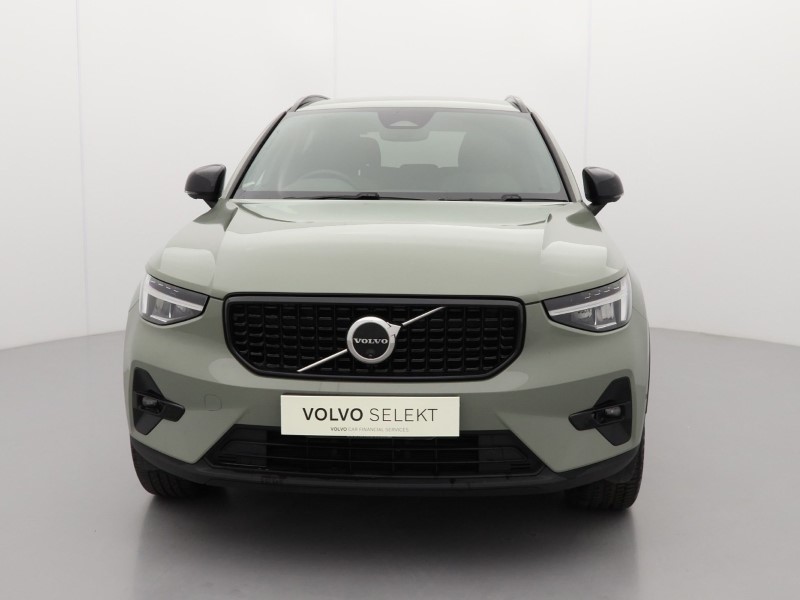 2024 (24) VOLVO XC40 2.0 B3P Plus Dark 5dr Auto *VAT QUALIYING* 4414375