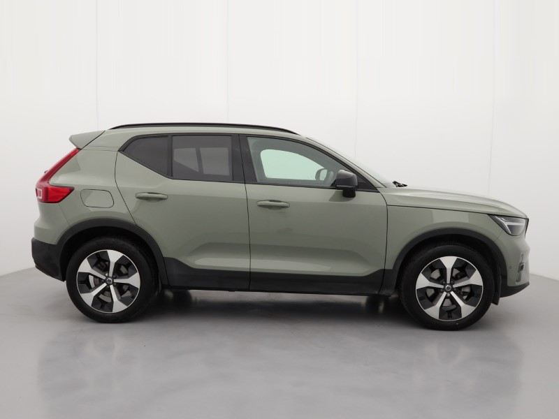 2024 (24) VOLVO XC40 2.0 B3P Plus Dark 5dr Auto *VAT QUALIYING* 4414379