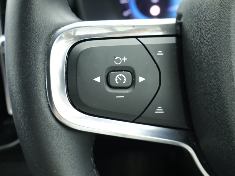 2024 (24) VOLVO XC40 2.0 B3P Plus Dark 5dr Auto *VAT QUALIYING* 4414403