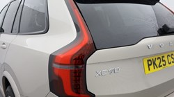 2025 (25) VOLVO XC90 2.0 B5P Plus Dark 5dr AWD Geartronic *VAT QUALIFYING* 4319939