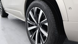 2025 (25) VOLVO XC90 2.0 B5P Plus Dark 5dr AWD Geartronic *VAT QUALIFYING* 4320437