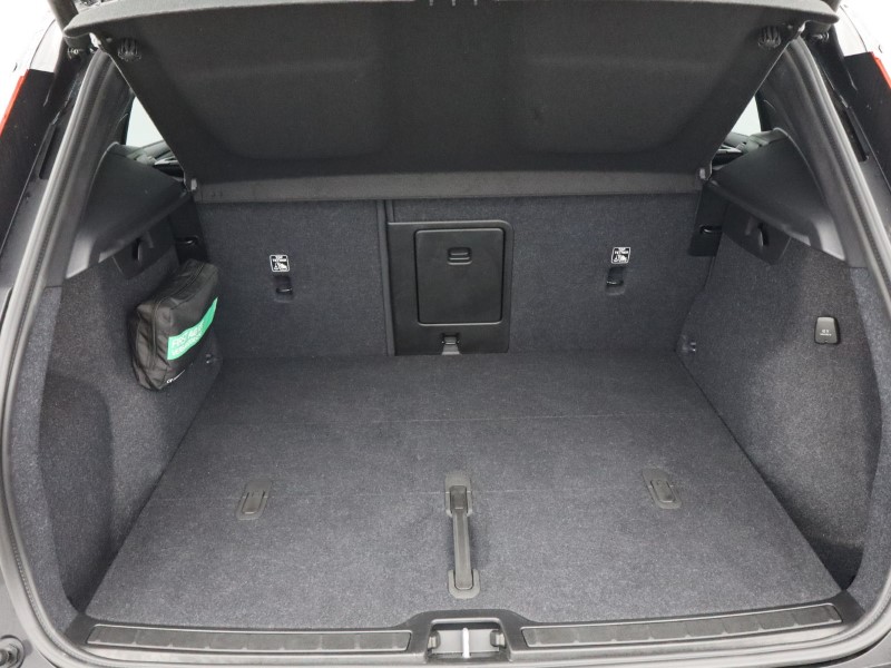 2025 (25) VOLVO XC40 2.0 B4P Ultra Black Edition 5dr Auto 4649375