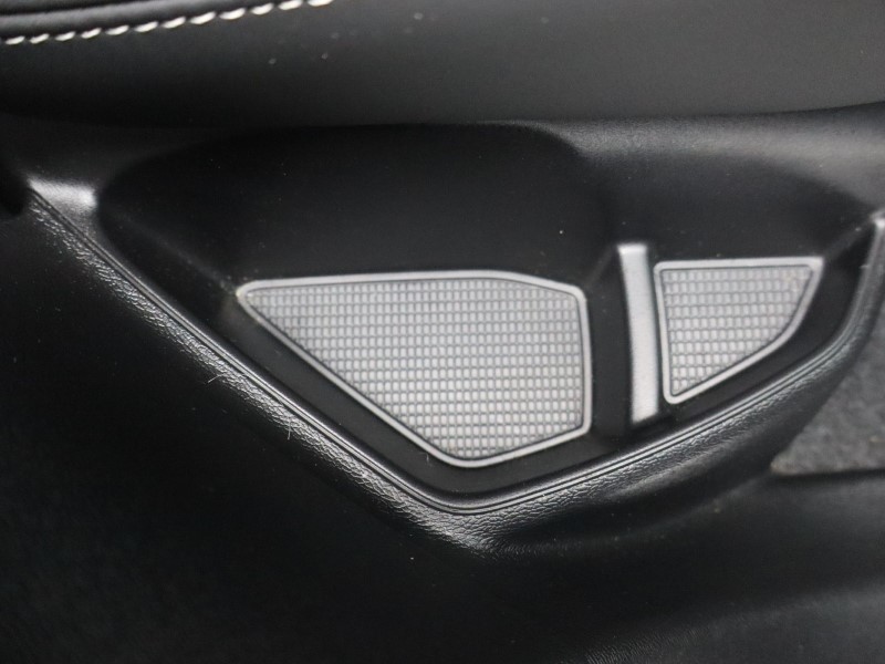 2025 (25) VOLVO XC40 2.0 B4P Ultra Black Edition 5dr Auto 4649346