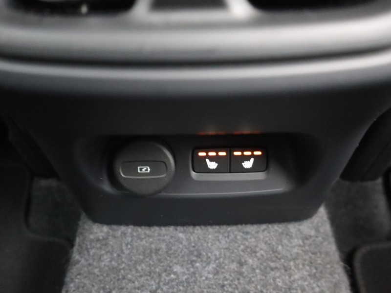 2025 (25) VOLVO XC40 2.0 B4P Ultra Black Edition 5dr Auto 4649350