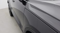 2025 (25) VOLVO XC40 2.0 B4P Ultra Black Edition 5dr Auto 4649372