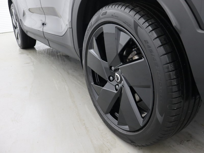 2025 (25) VOLVO XC40 2.0 B4P Ultra Black Edition 5dr Auto 4856786