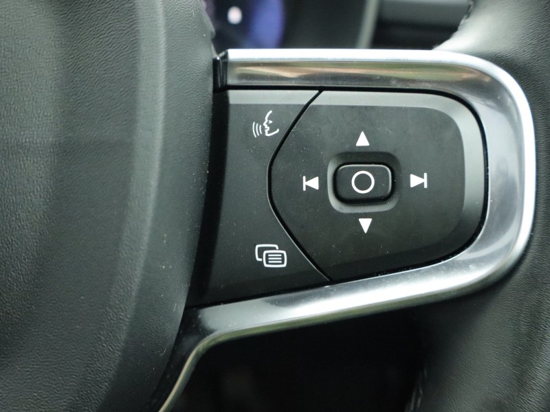 2025 (25) VOLVO XC40 2.0 B4P Ultra Black Edition 5dr Auto 4649356