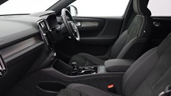 2025 (25) VOLVO XC40 2.0 B4P Ultra Black Edition 5dr Auto 4649328