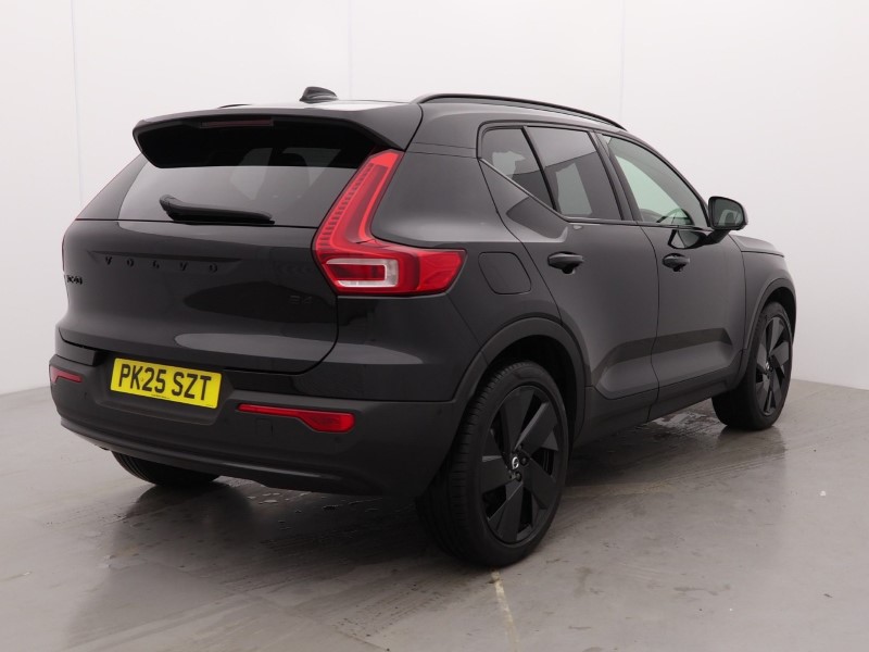 2025 (25) VOLVO XC40 2.0 B4P Ultra Black Edition 5dr Auto 4856779