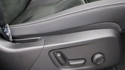 2025 (25) VOLVO XC40 2.0 B4P Ultra Black Edition 5dr Auto 4649339