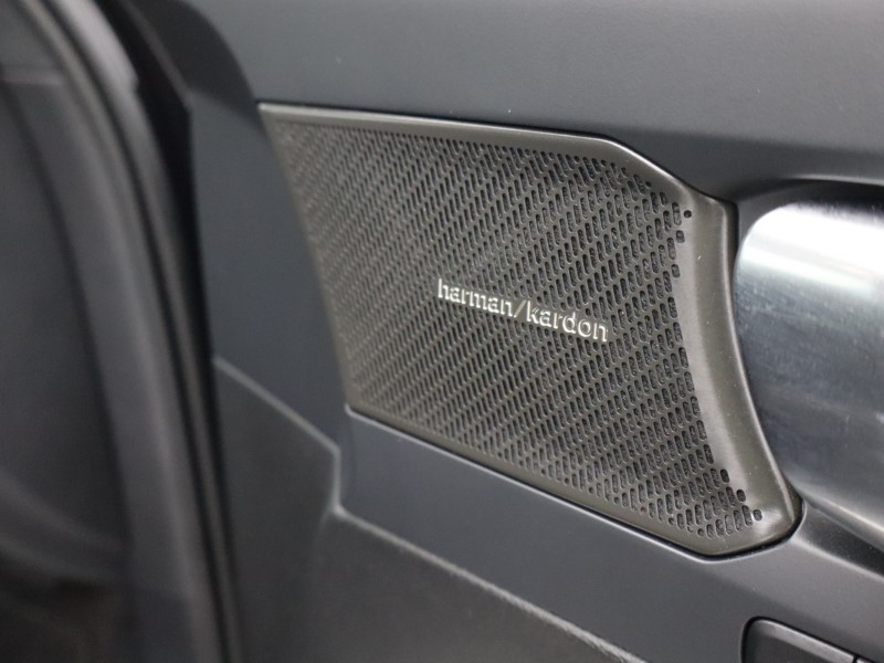 2025 (25) VOLVO XC40 2.0 B4P Ultra Black Edition 5dr Auto 4649333