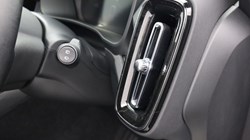 2025 (25) VOLVO XC40 2.0 B4P Ultra Black Edition 5dr Auto 4649337