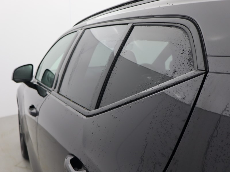 2025 (25) VOLVO XC40 2.0 B4P Ultra Black Edition 5dr Auto 4649377