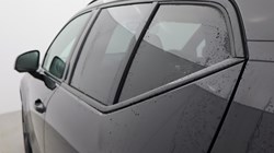 2025 (25) VOLVO XC40 2.0 B4P Ultra Black Edition 5dr Auto 4649377