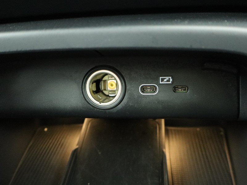 2025 (25) VOLVO XC40 2.0 B4P Ultra Black Edition 5dr Auto 4649364