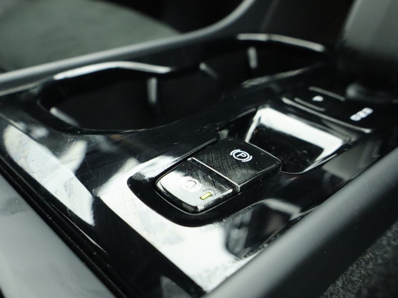 2025 (25) VOLVO XC40 2.0 B4P Ultra Black Edition 5dr Auto 4649366