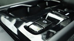 2025 (25) VOLVO XC40 2.0 B4P Ultra Black Edition 5dr Auto 4649366